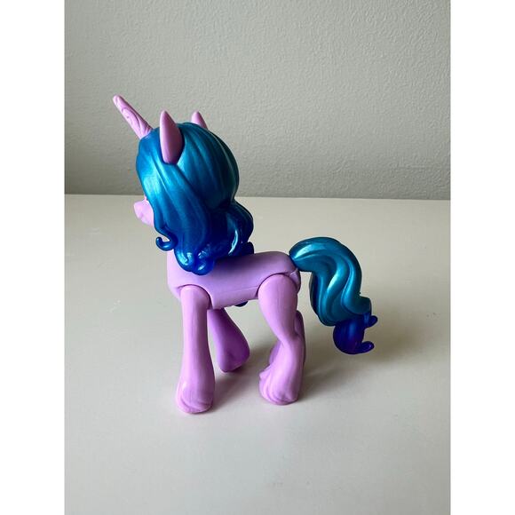 My Little Pony Izzy Moonbow and Sunny Starscout Pose-able Toy Figures 2021 - Picture 11 of 12